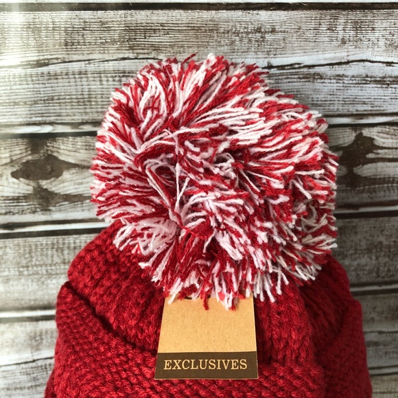 Crimson Tide Alabama Game day beanie with pom. - Picture 3 of 6